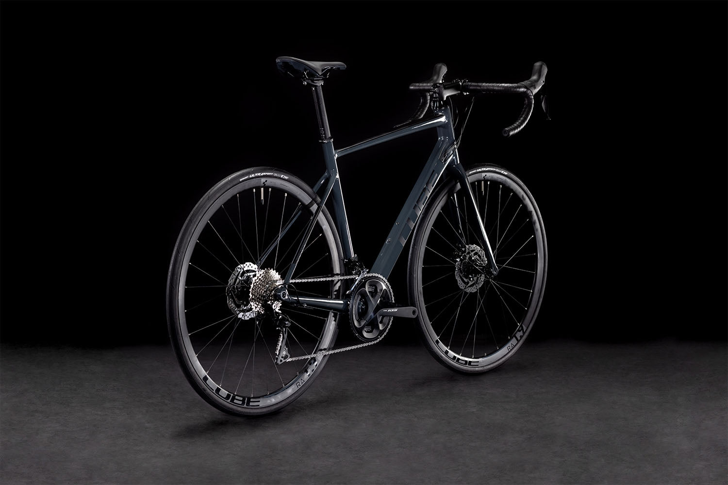 Bicicleta de ruta CUBE Attain SL Grey'n'Black 2022 / Transmisión 2x11 velocidades